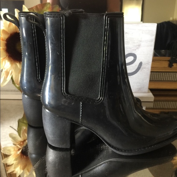 Rubber rain boots - Picture 2 of 3